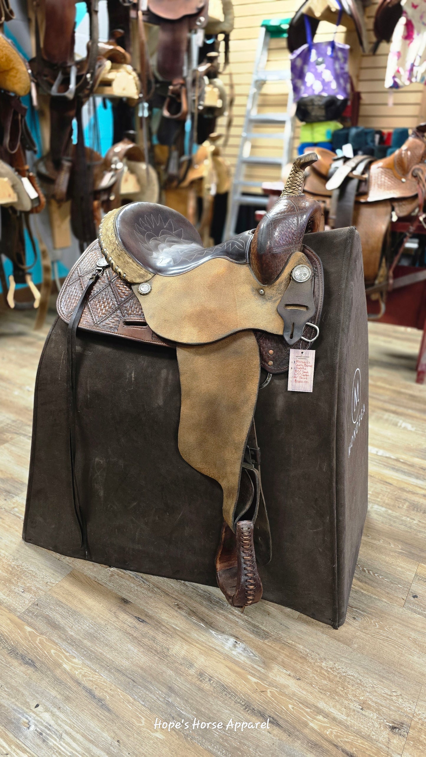 Courts Barrel Saddle