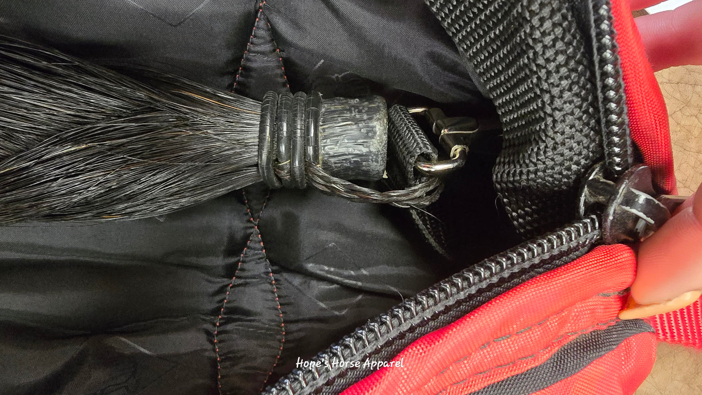 Black Show Tail with Tail Bag