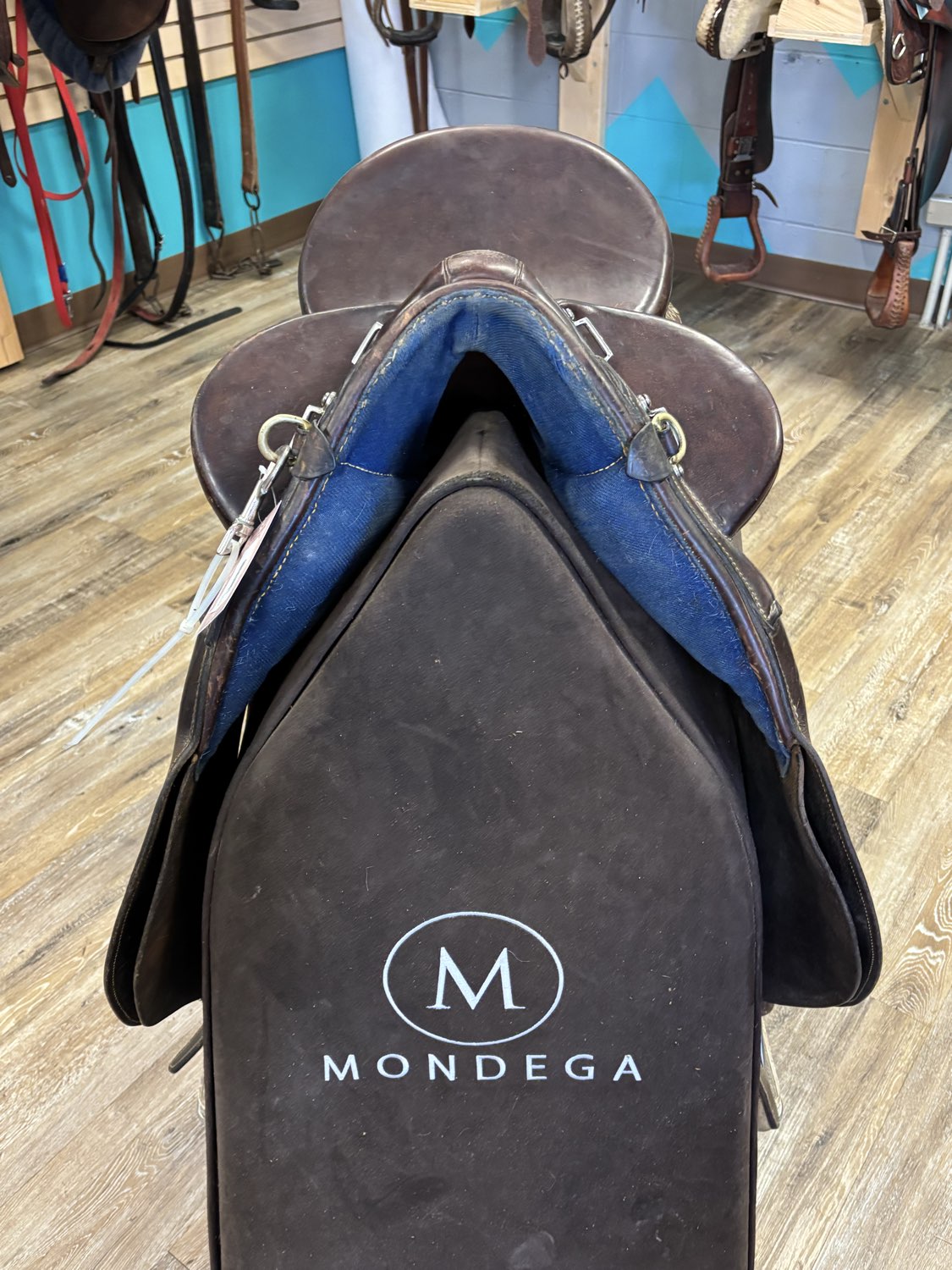 Brown Toowoomba Australian saddle, 15" seat, 5.5"Gullett