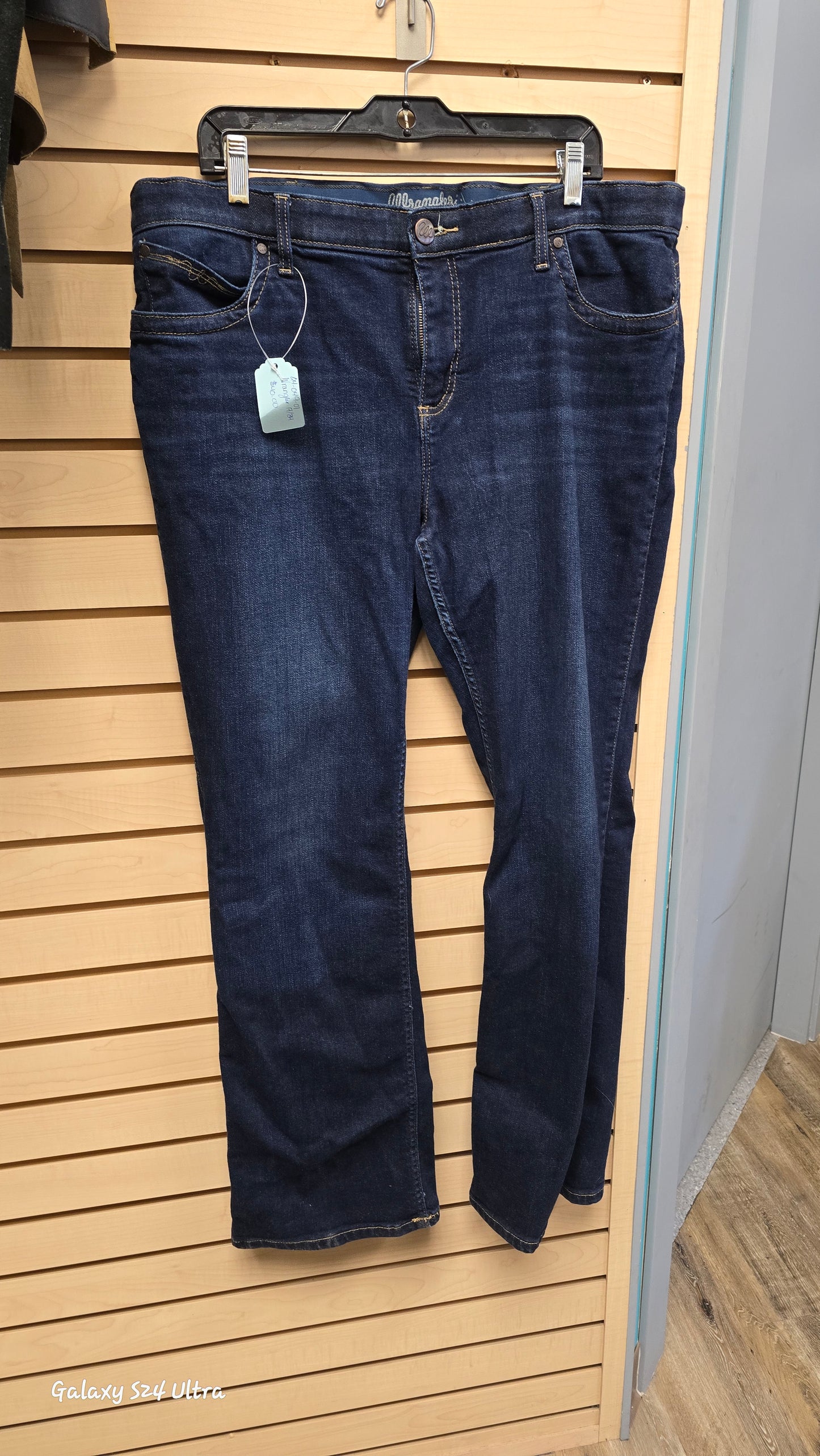 Various Women's Jeans