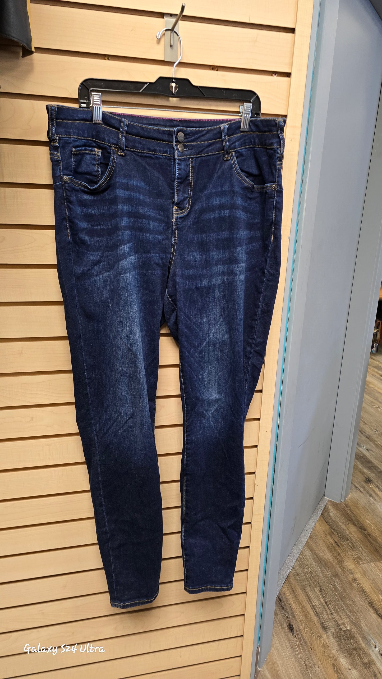 Various Women's Jeans