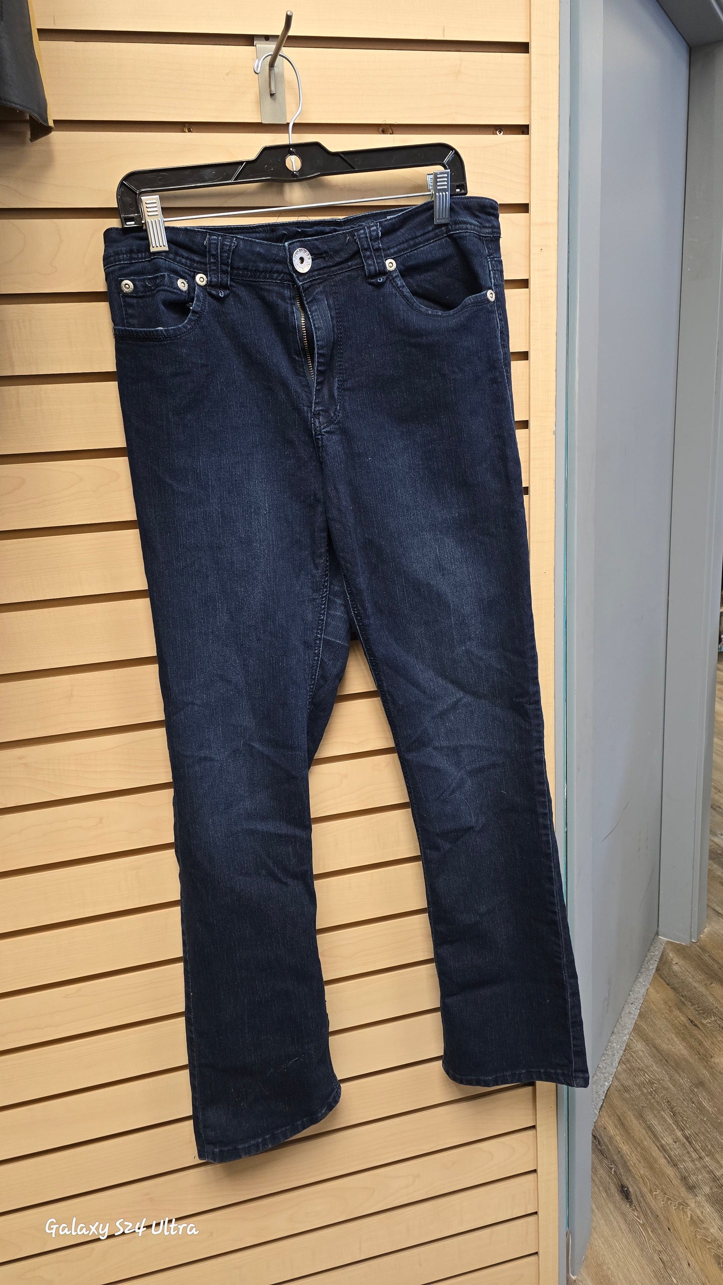 Various Women's Jeans