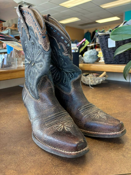 brown, blue Ariat Cowgirl Boots, size 6