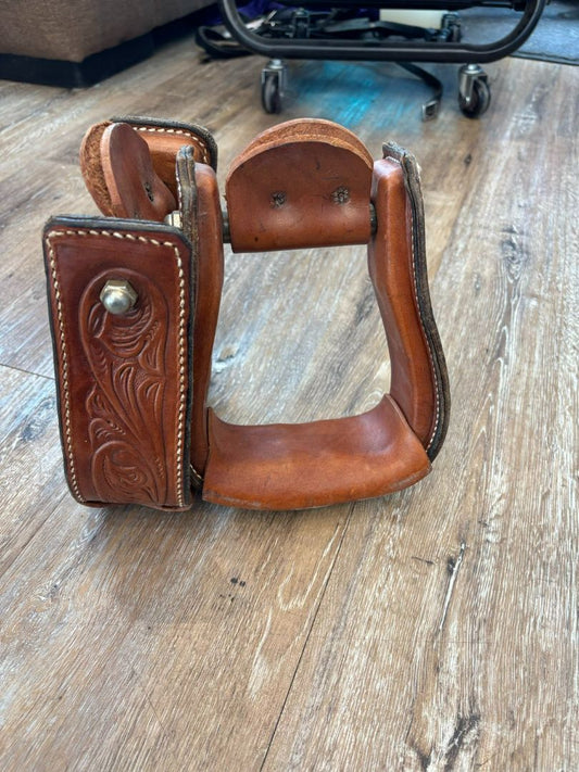 western stirrups (brand new)