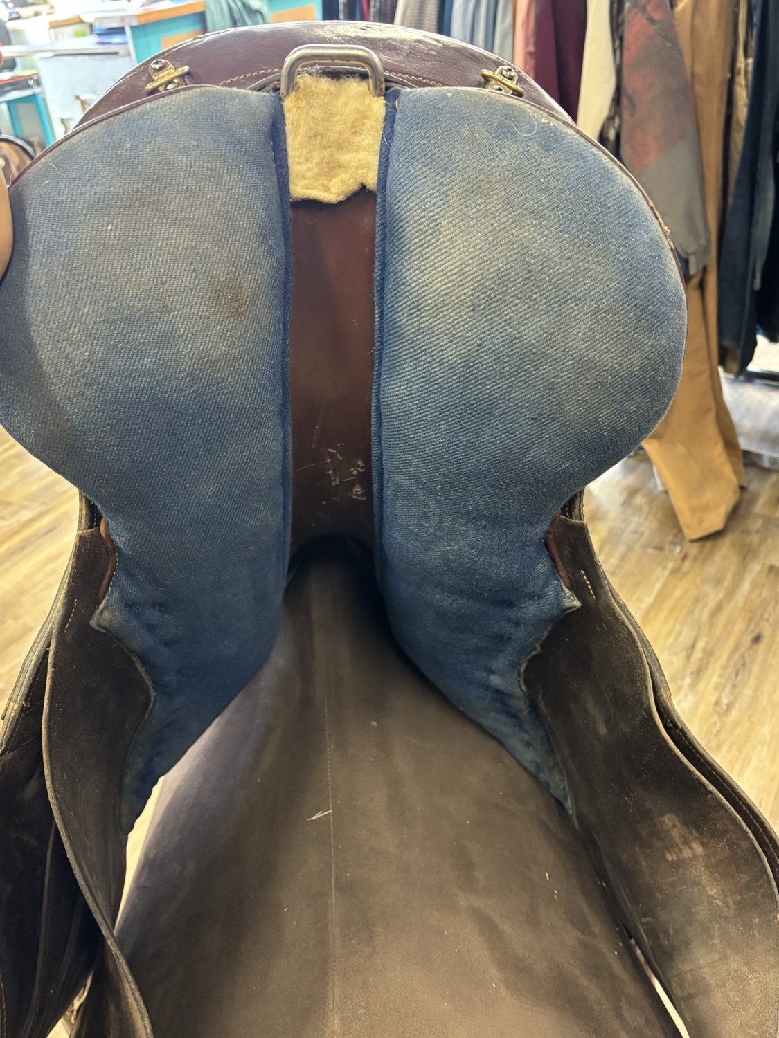 Brown Toowoomba Australian saddle, 15" seat, 5.5"Gullett