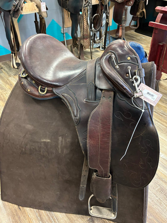 Brown Toowoomba Australian saddle, 15" seat, 5.5"Gullett