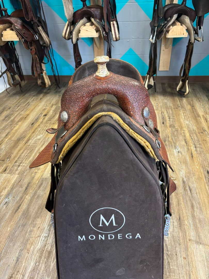 Genuine sports saddle Treeless barrel saddle, comes with breast collar, front cinch, and saddle sack, 13" seat