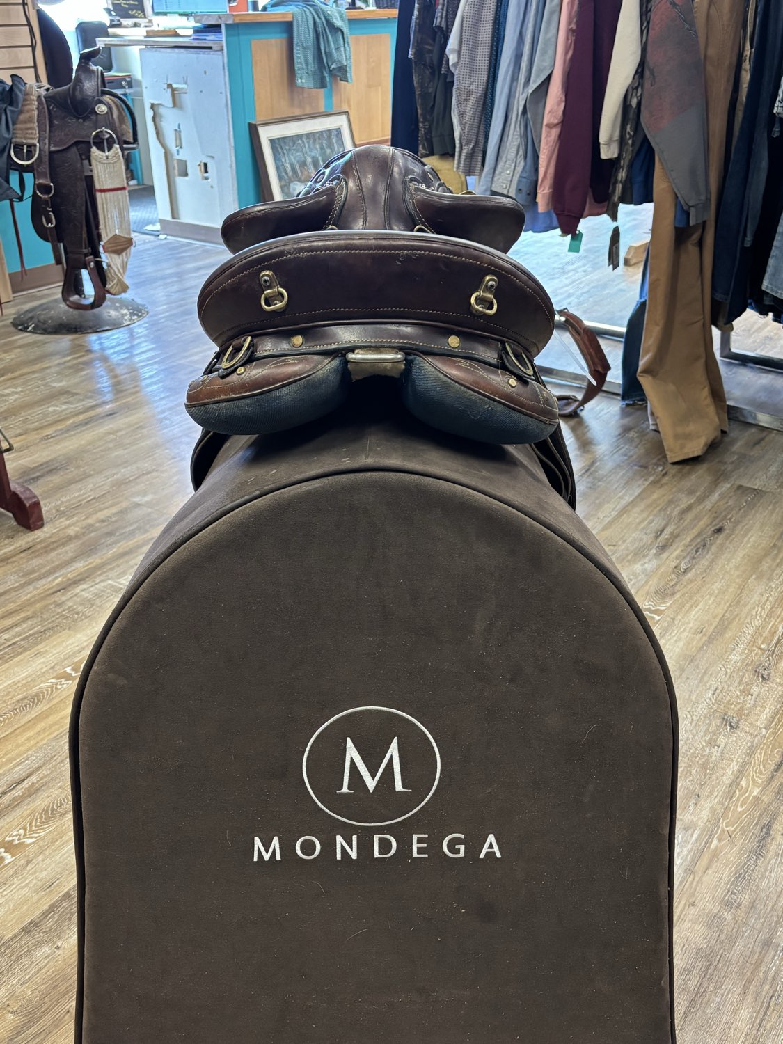 Brown Toowoomba Australian saddle, 15" seat, 5.5"Gullett
