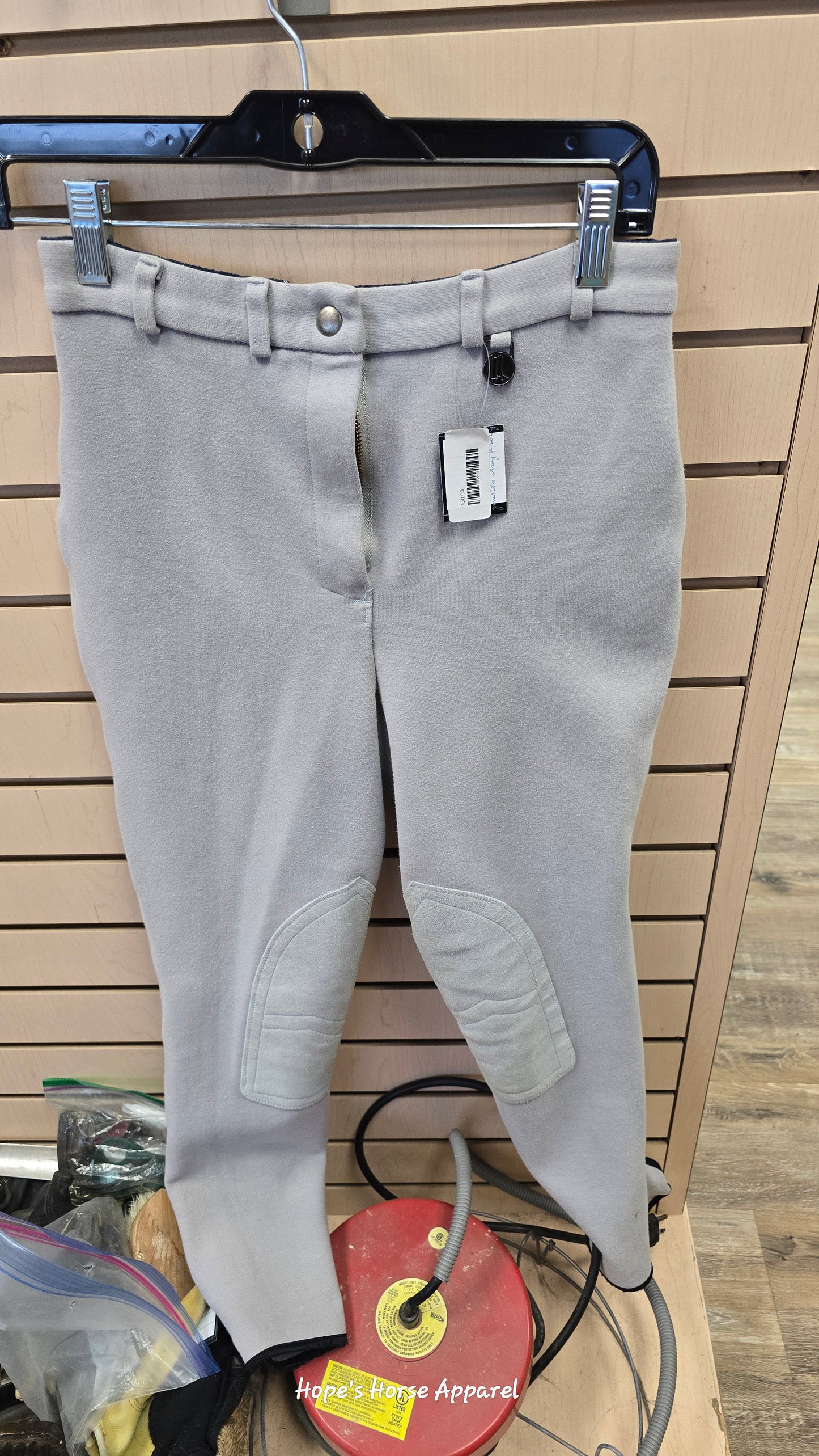 Breeches, 28 L