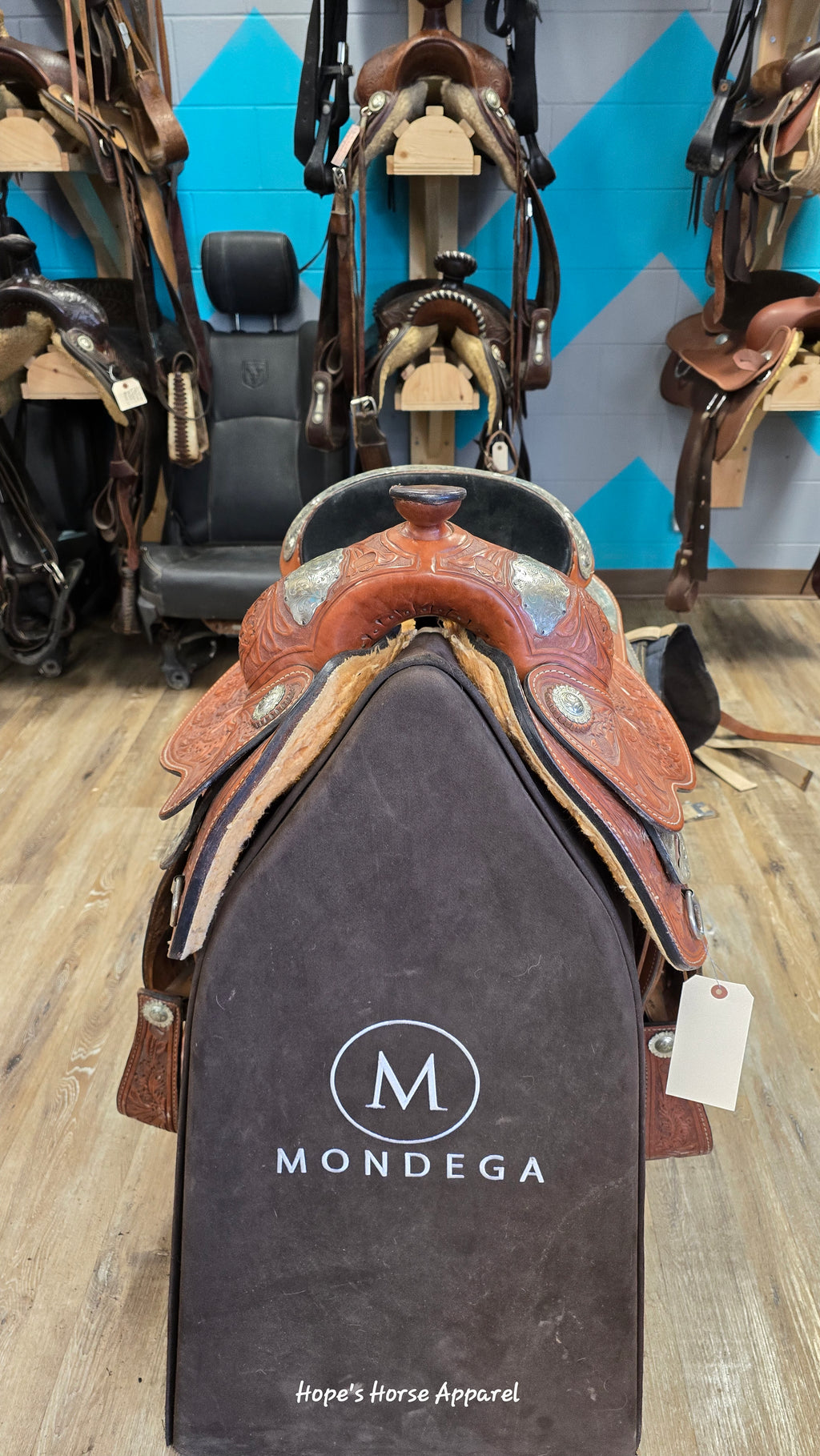 Showman Western Show Saddle