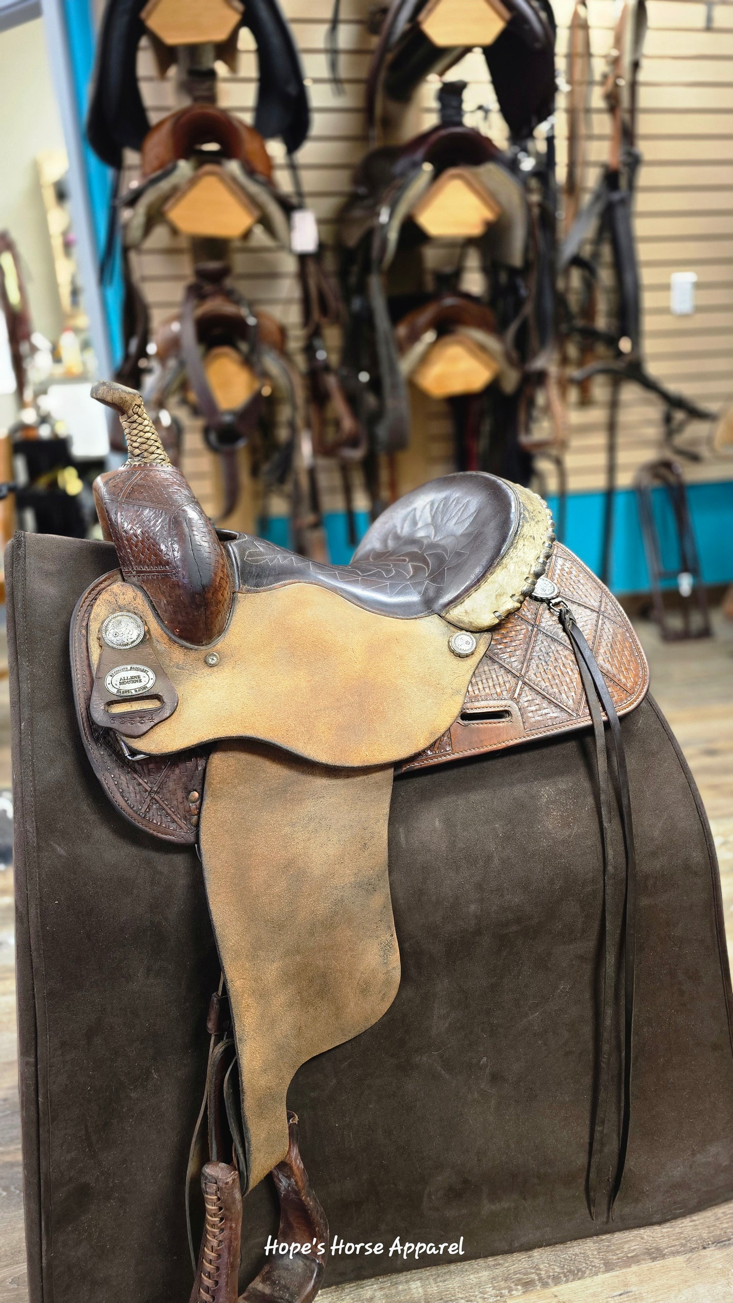 Courts Barrel Saddle