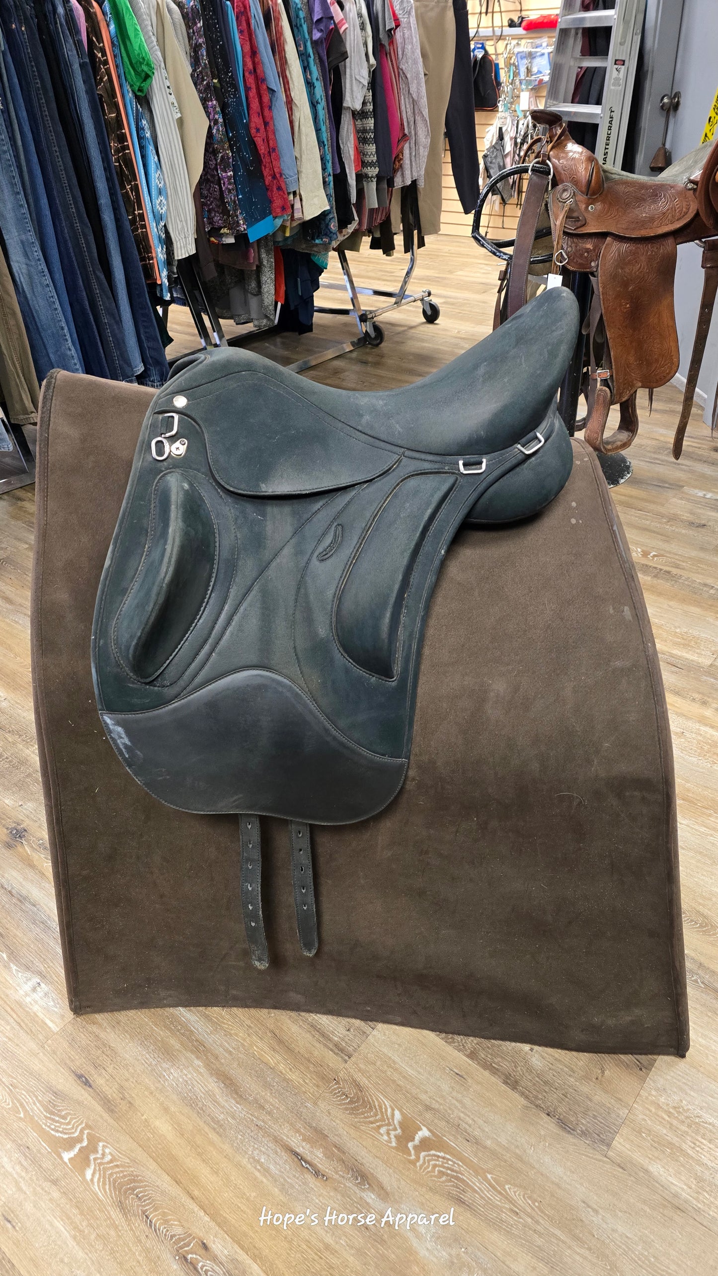 Wintec Synthetic Endurance Saddle