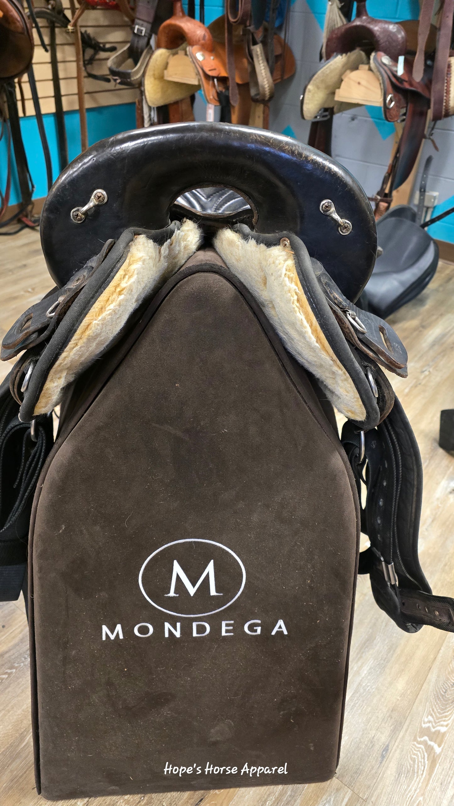 Big Horn Synthetic Endurance Saddle