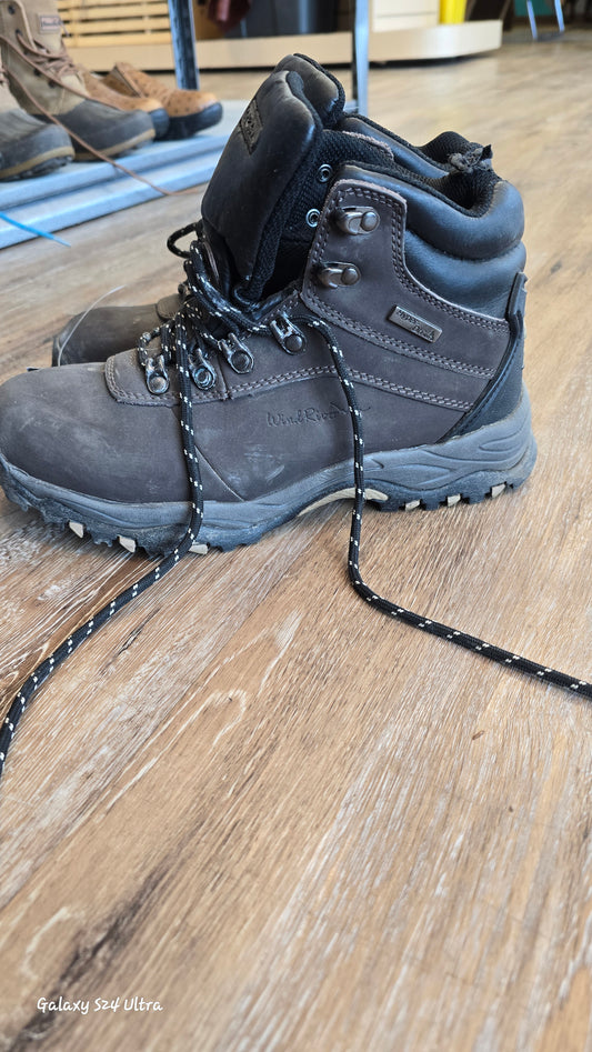Windy River Hiking Boots, 9