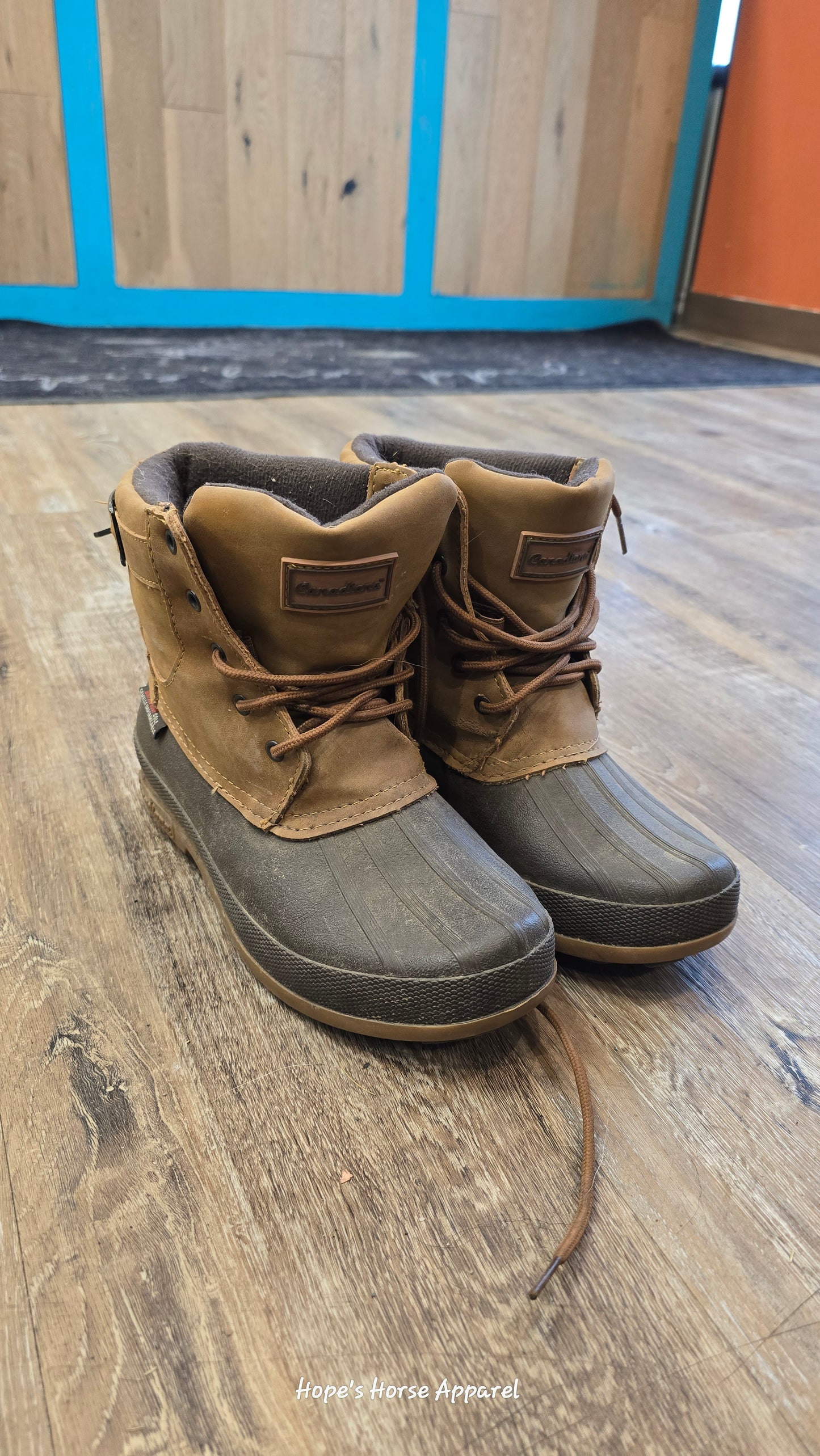Canadiana winter boots, 7