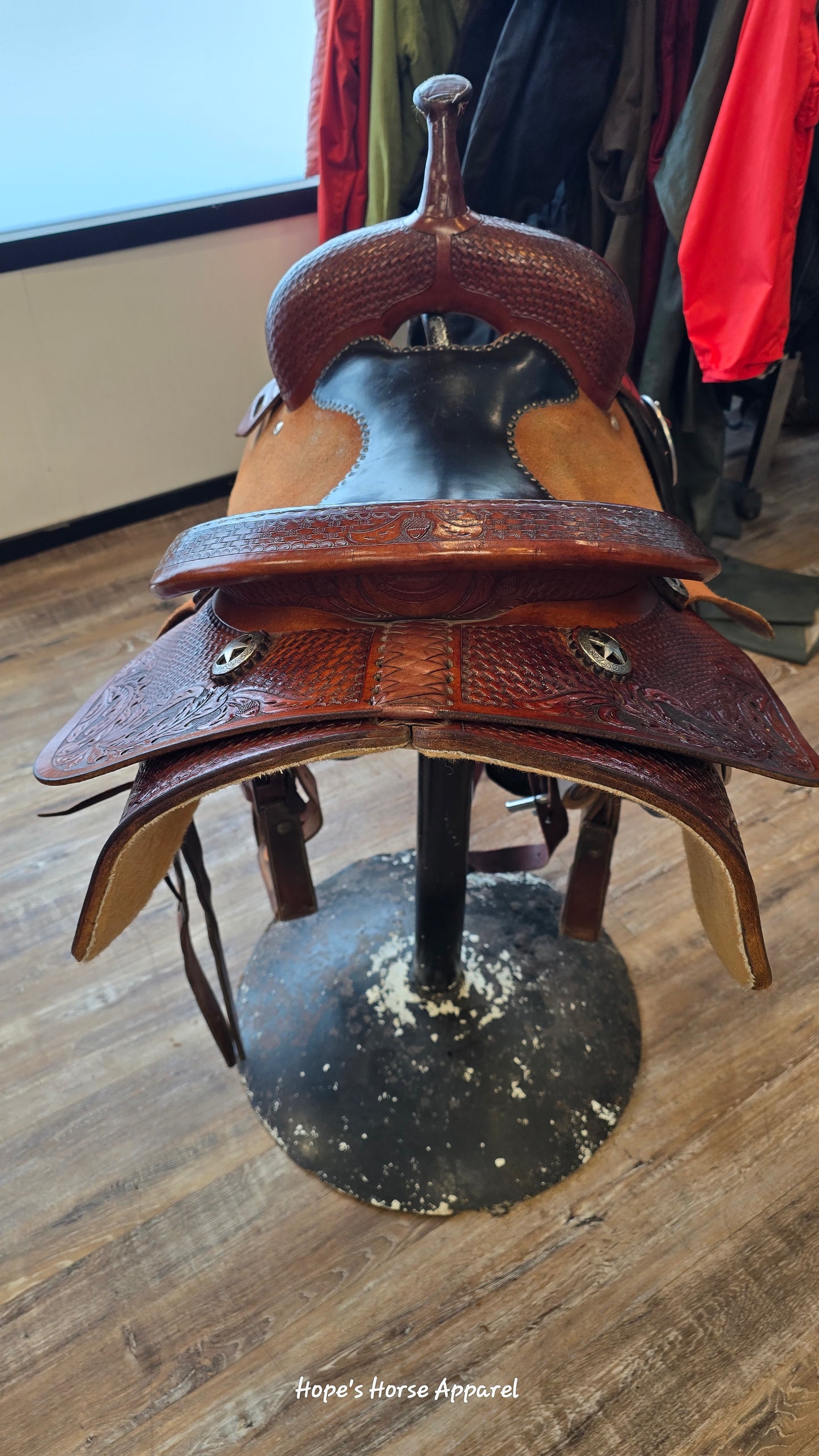 Frontier Reining saddle