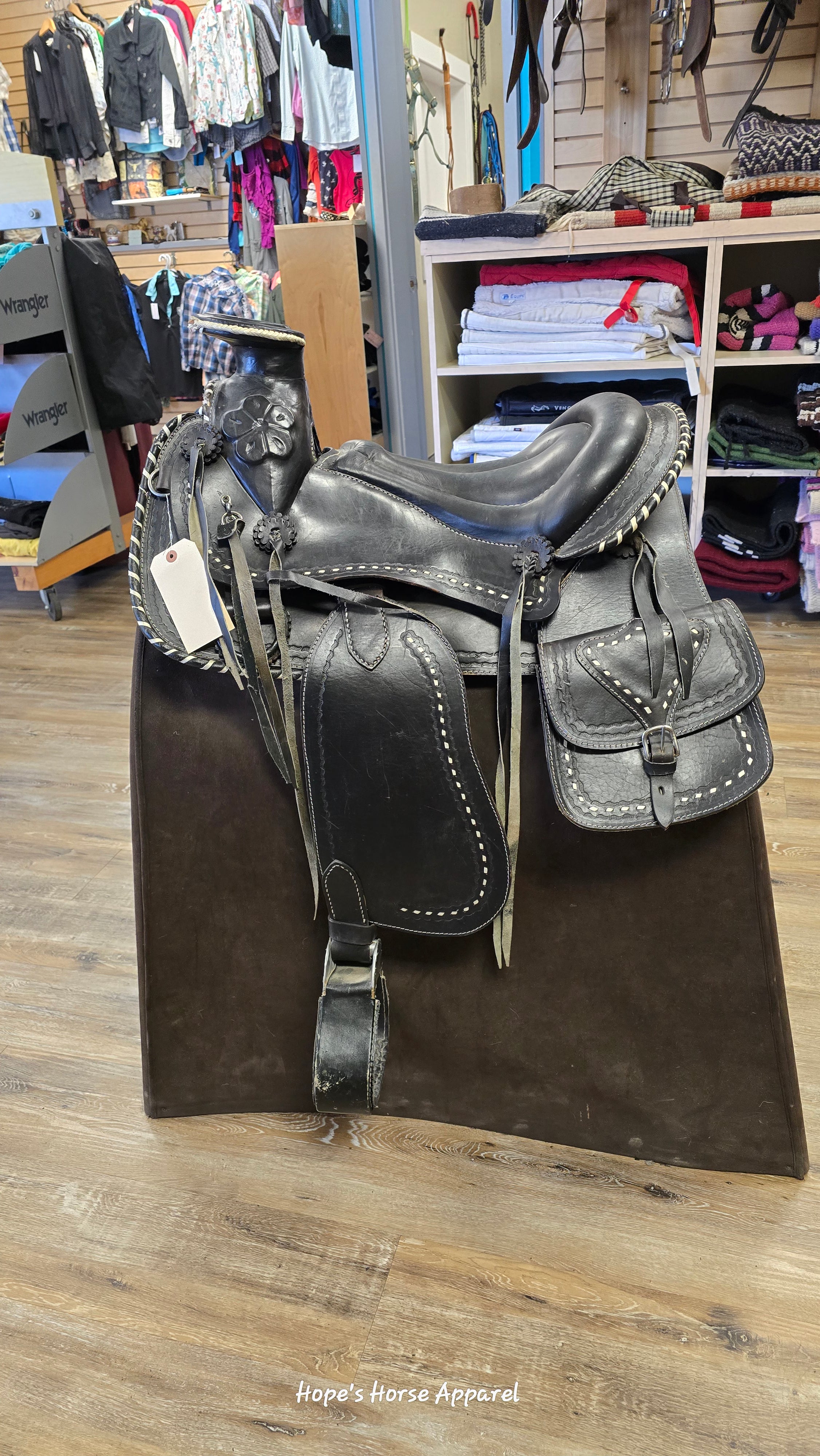 Parade Saddle