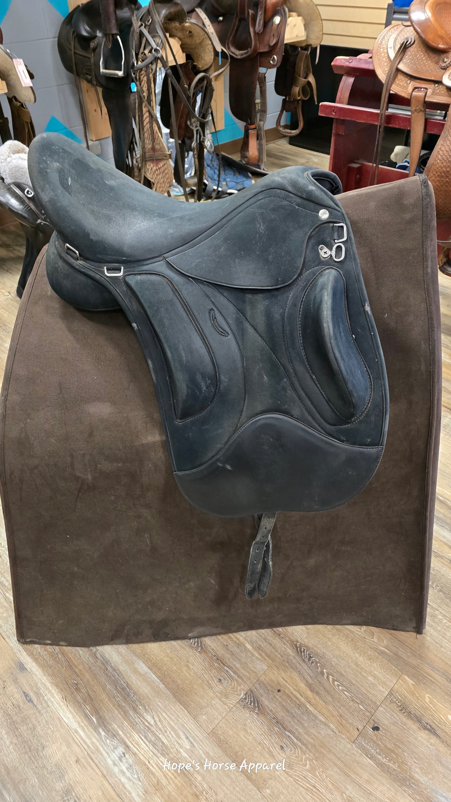 Wintec Synthetic Endurance Saddle